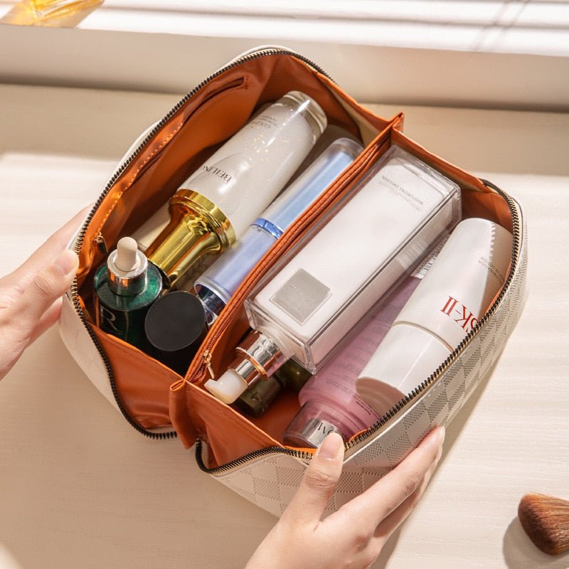 MINIMA – Minimalist Elegant Makeup Bag with Compact Organizer Design